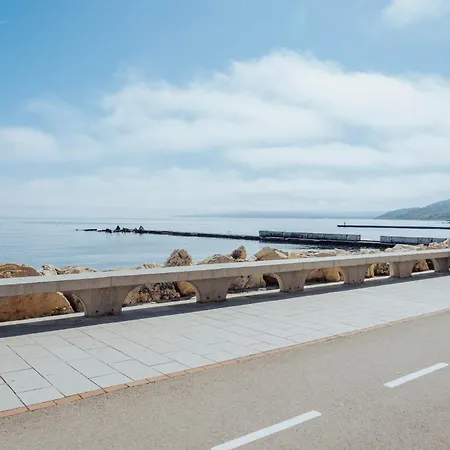 за гости октопод к-кс карпе дием Apartment Balchik