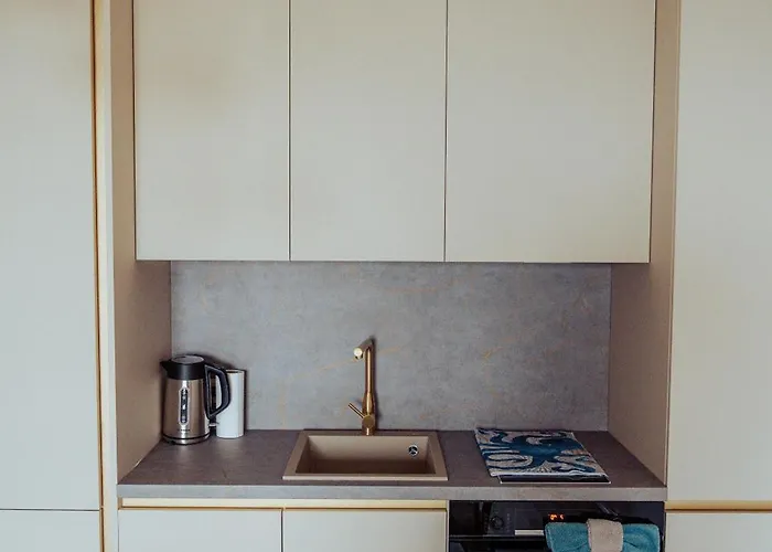 за гости октопод к-кс карпе дием Апартаменти Балчик